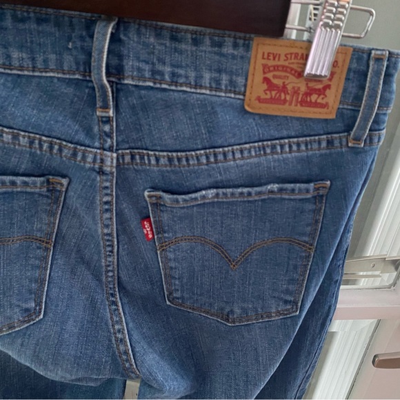 Levi’s woman’s jeans - Picture 2 of 7
